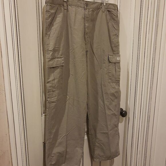 Wrangler Men's Cargo Rip Stop Tan Khaki Size 40x32 Wrangler NWT - Picture 2 of 7
